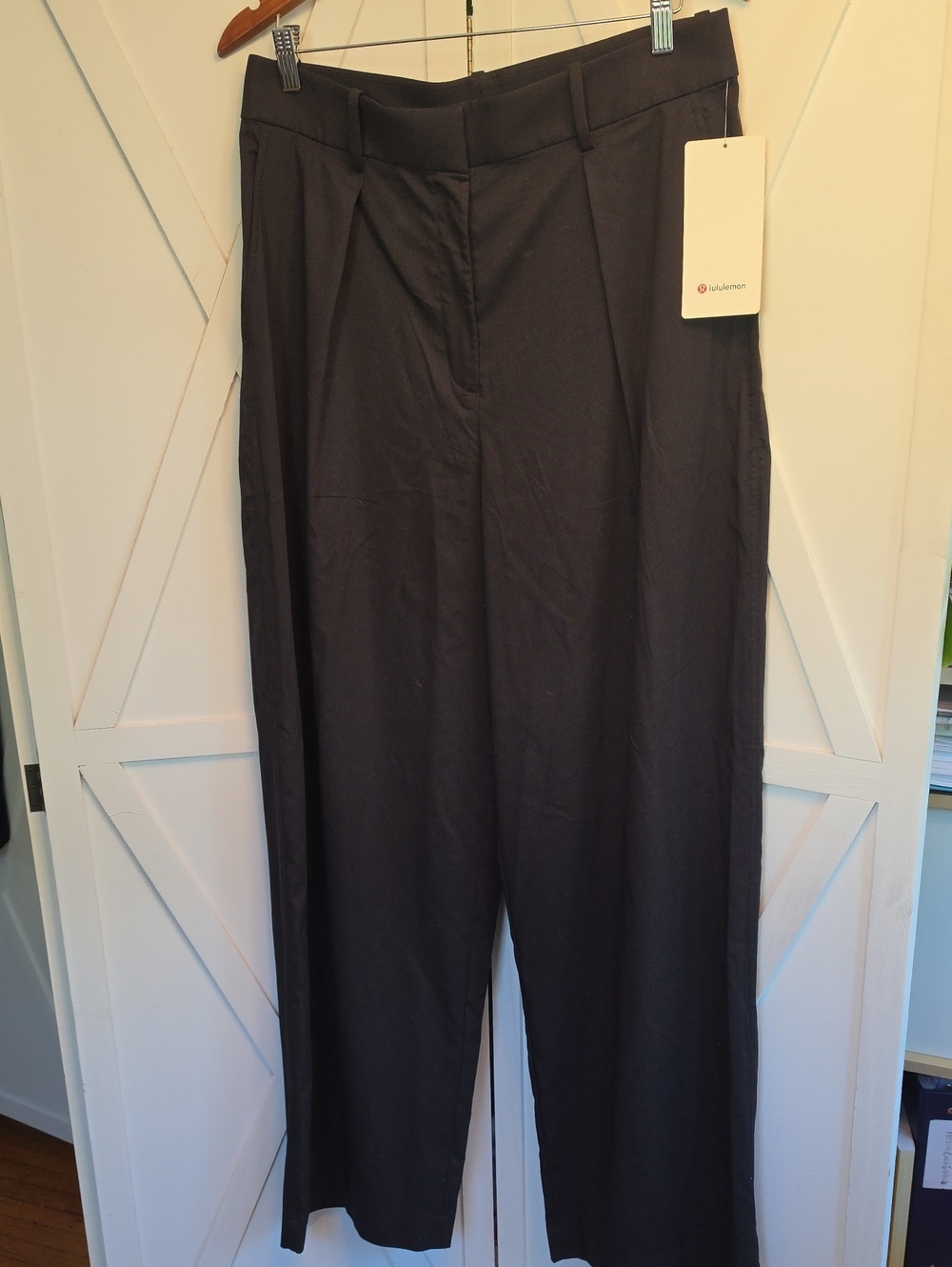 New lululemon athletica Trousers Black Pleated Dress Pants
